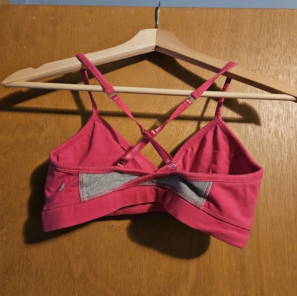 Lululemon sports bra - Picture 2 of 3
